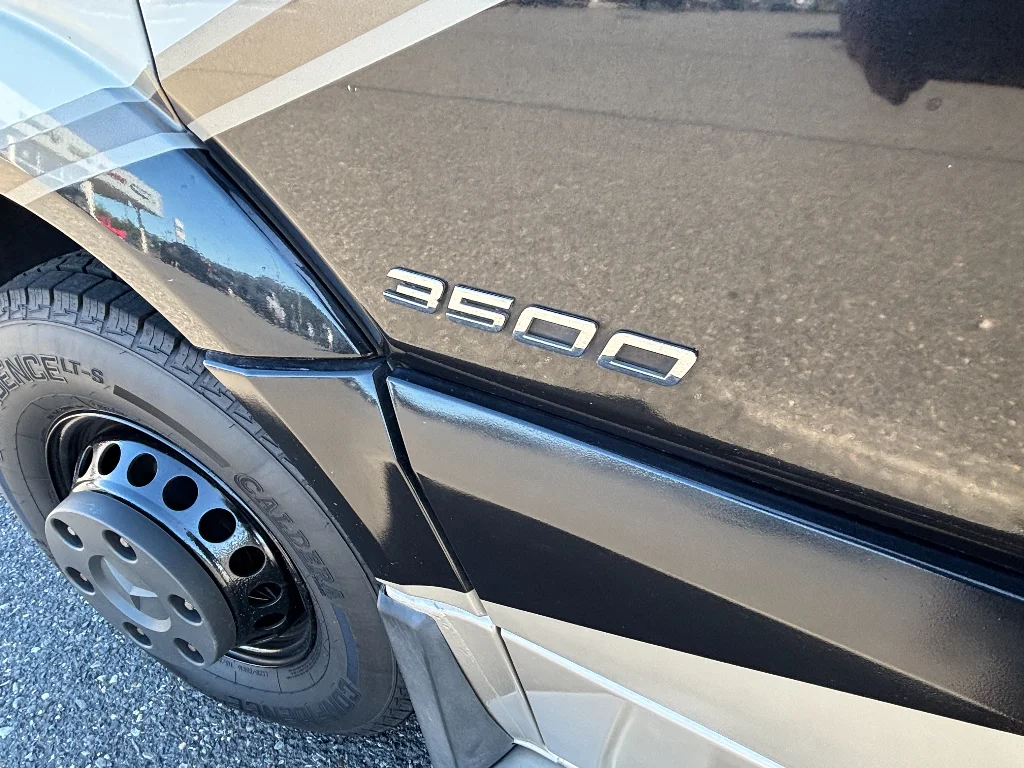 Used 2015 Arctic White Mercedes-Benz Base image 10