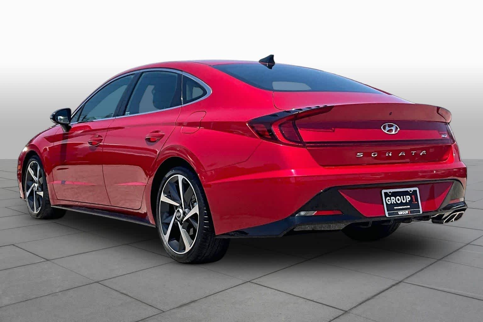 Used 2021 Calypso Red Hyundai SEL Plus image 12