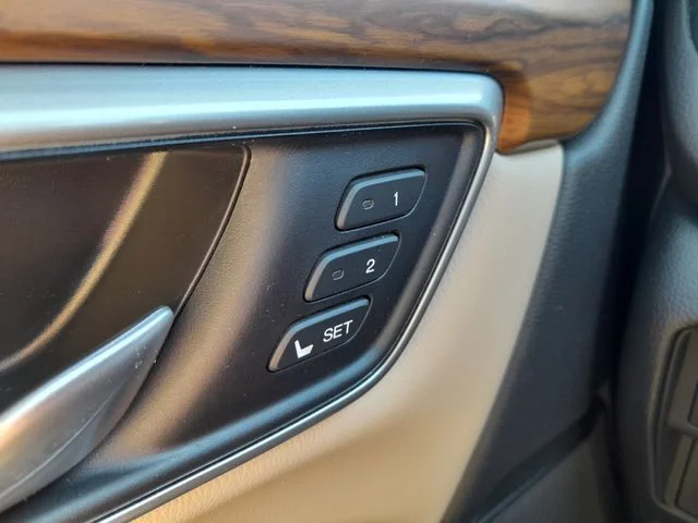 Used 2019  Honda Touring image 38