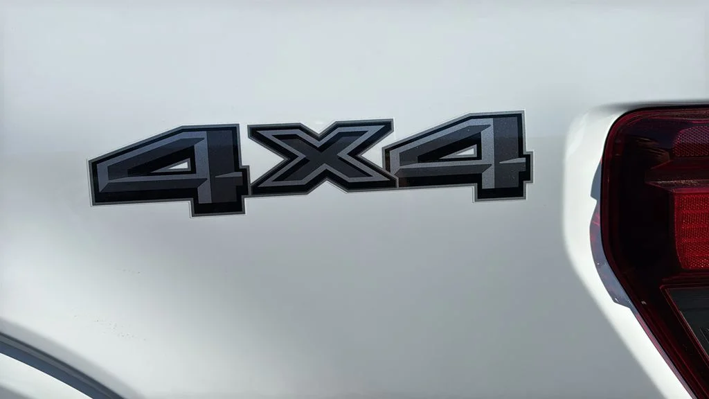 New 2026 Oxford White Ford XLT image 7