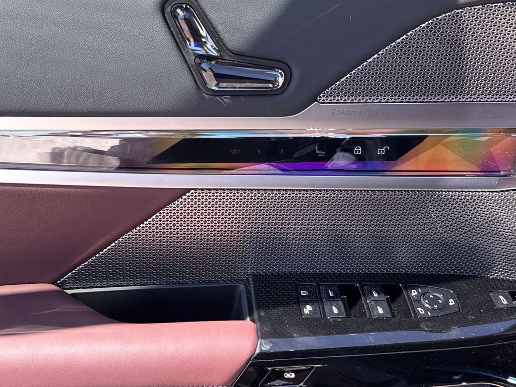 New 2026 Black Sapphire Metallic BMW 740i xDrive image 15