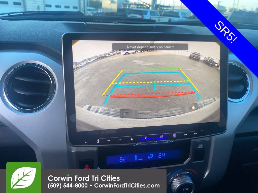 Used 2020 Cement Toyota SR5 image 3