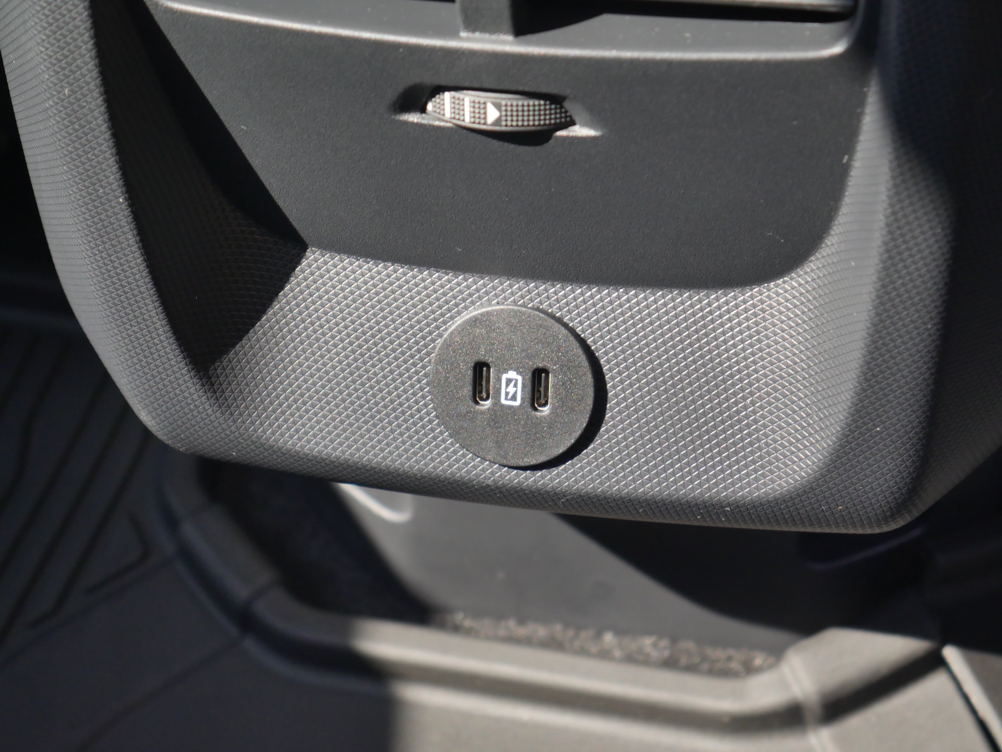 Used 2025 Desert Sand Ford Premium image 33