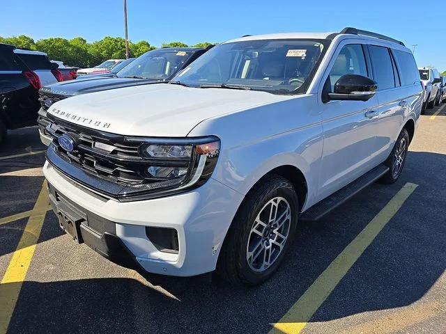 2025 Ford Expedition Active 4x4's photo