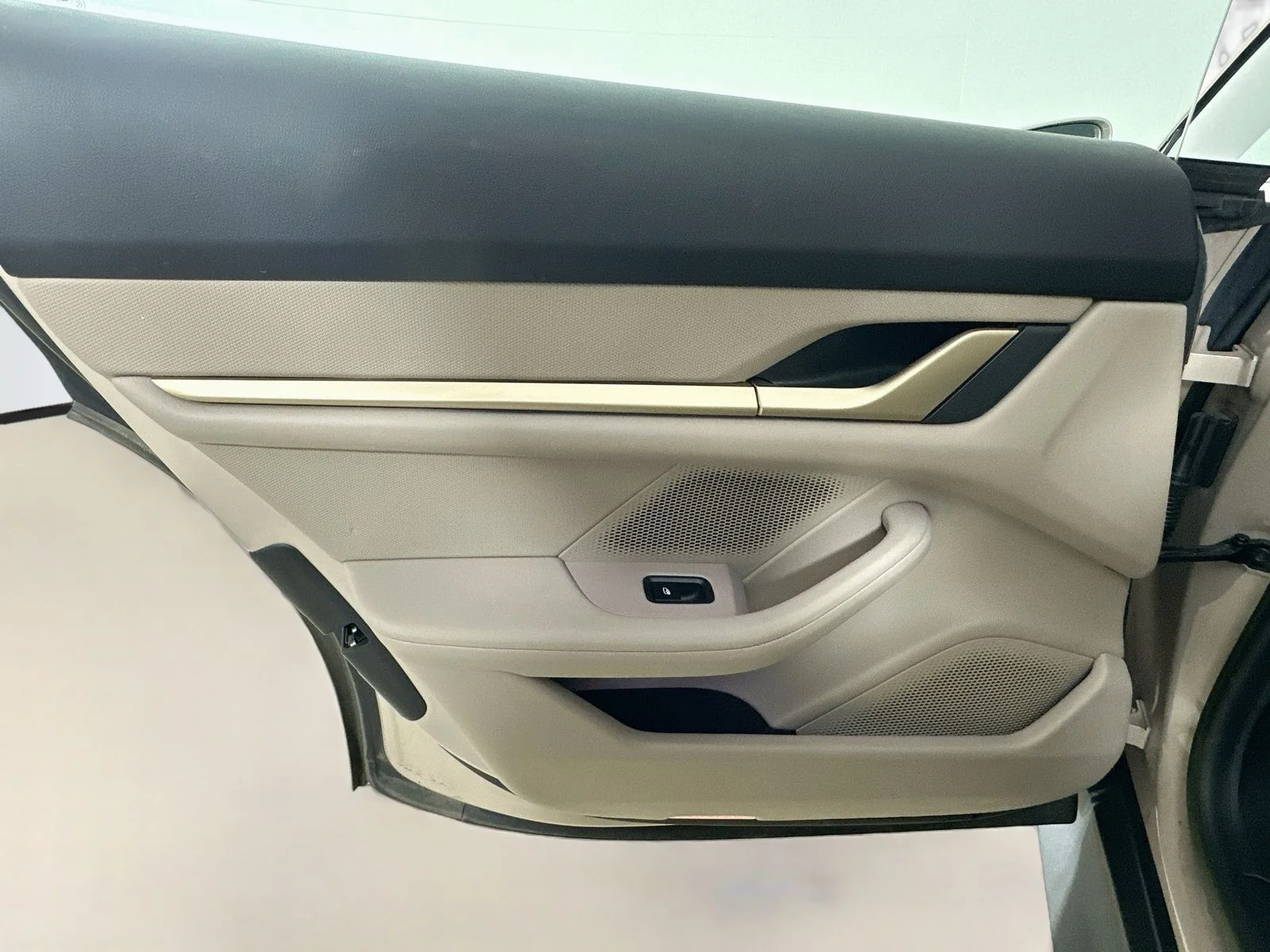2023 Porsche Taycan Base - Photo 47