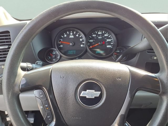 Used 2013 SILVER ICE METALLIC Chevrolet LS image 5