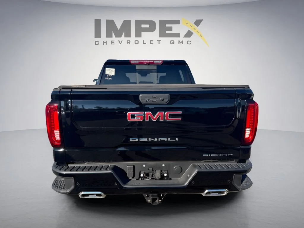 Used 2025 Onyx Black GMC Denali image 4