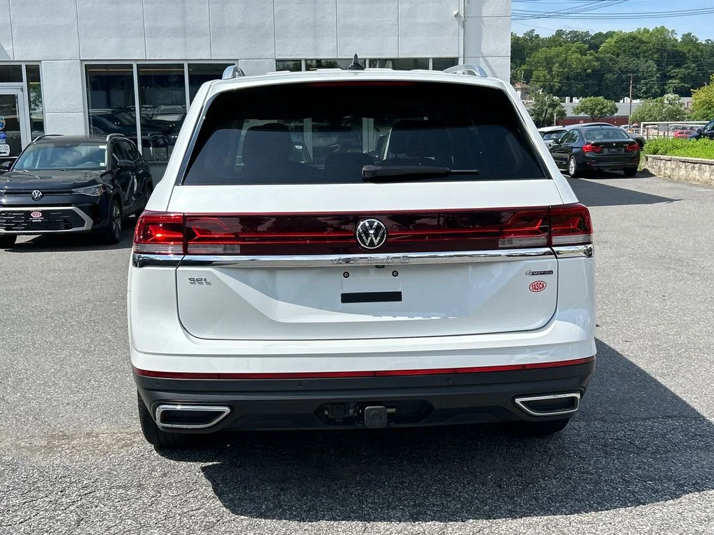 Used 2024 White Volkswagen 2.0T SEL image 3