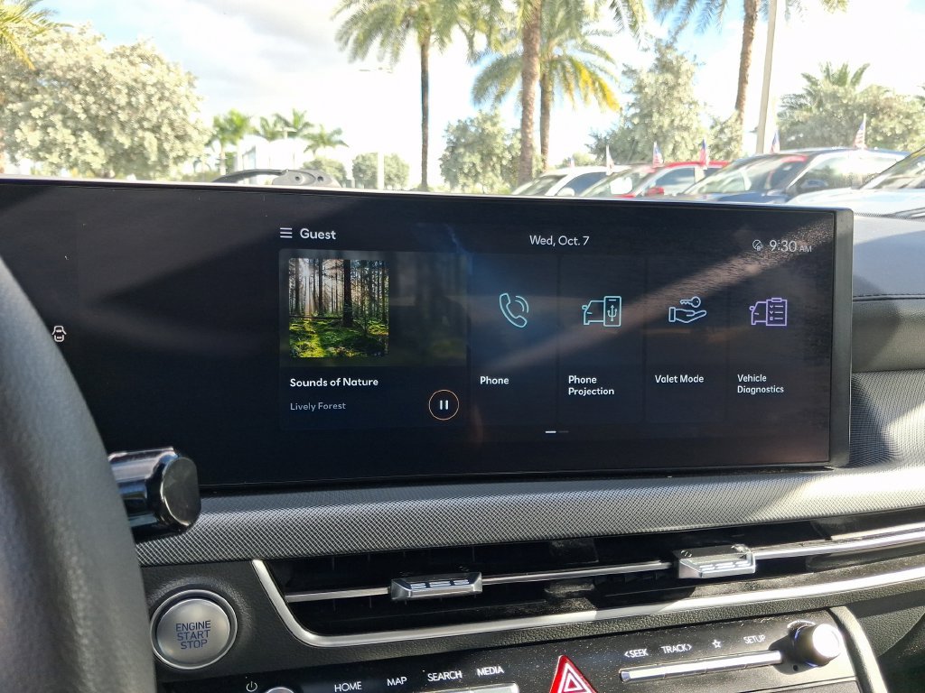 Used 2024 White Hyundai SEL image 19