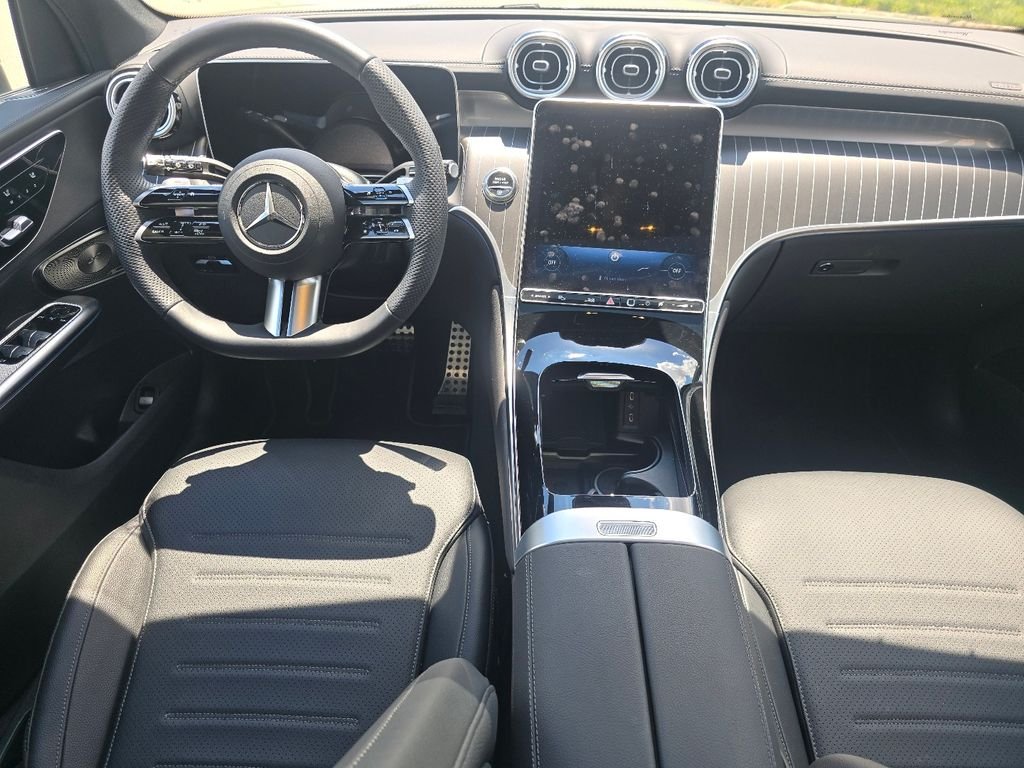 Used 2026 Alpine Grey Mercedes-Benz GLC 300 image 24