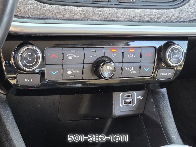 Used 2022 Billet Silver Metallic JEEP LATITUDE 4X4 image 23