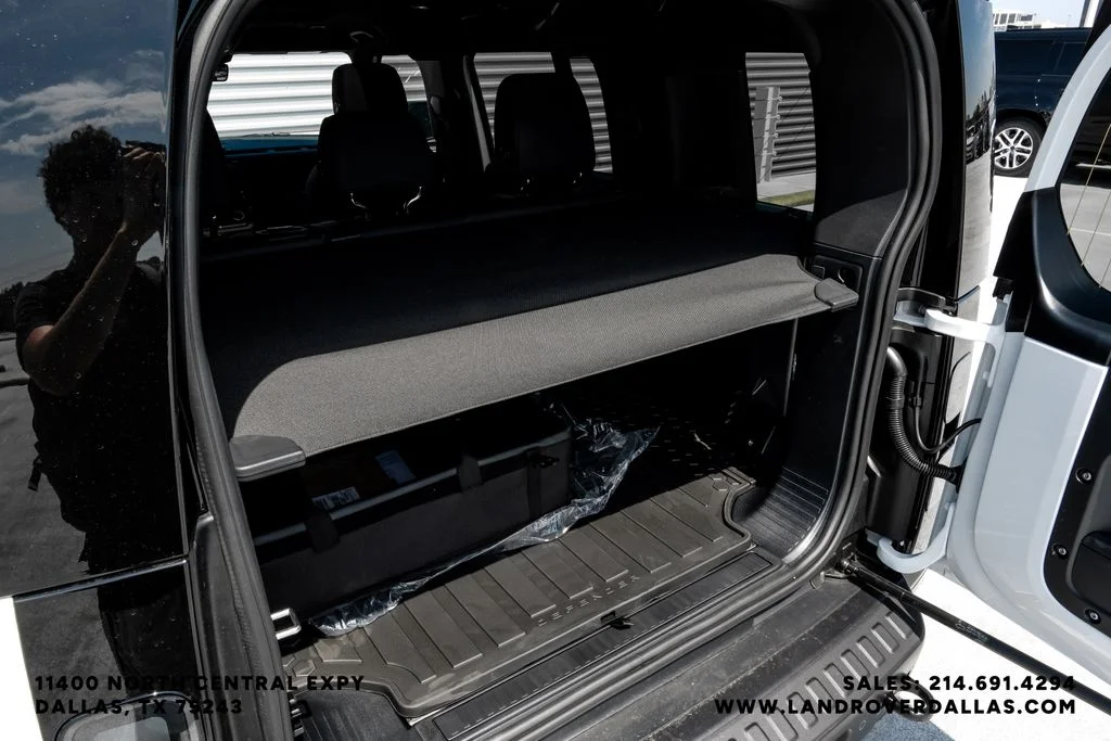 New 2026 Fuji White Land Rover X-Dynamic SE image 52
