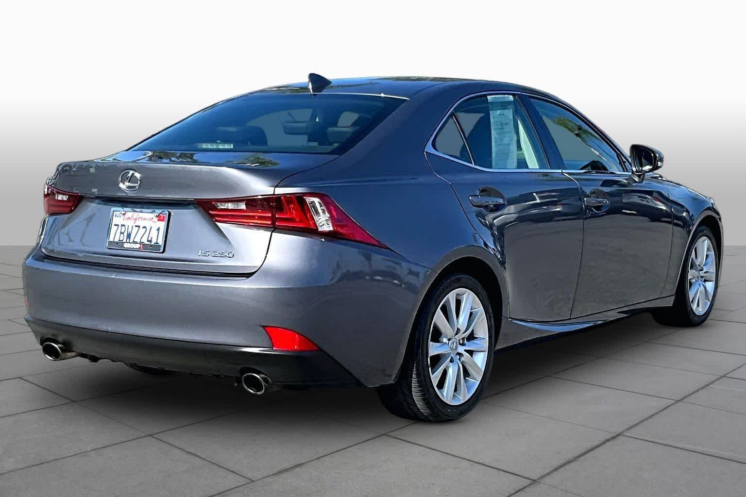 Used 2014 Nebula Gray Pearl Lexus  image 12