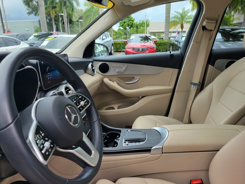 Used 2022 Black Mercedes-Benz GLC 300 image 15