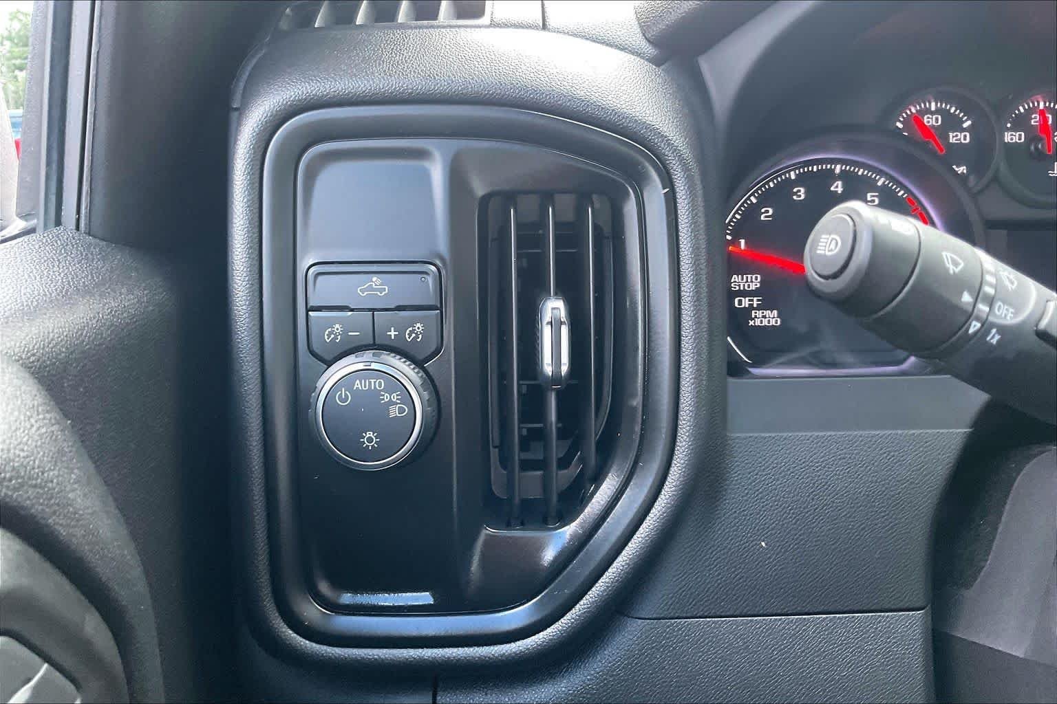 Used 2023 BLACK Chevrolet Custom image 33
