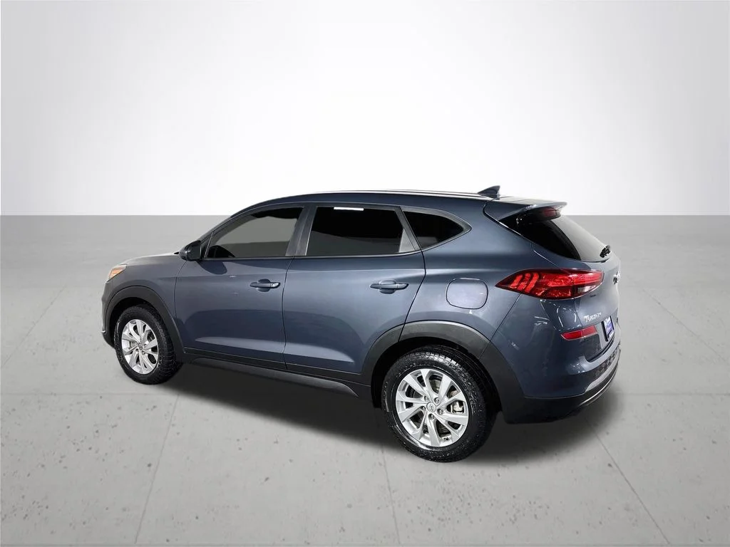 Used 2019 Blue Hyundai SE image 8