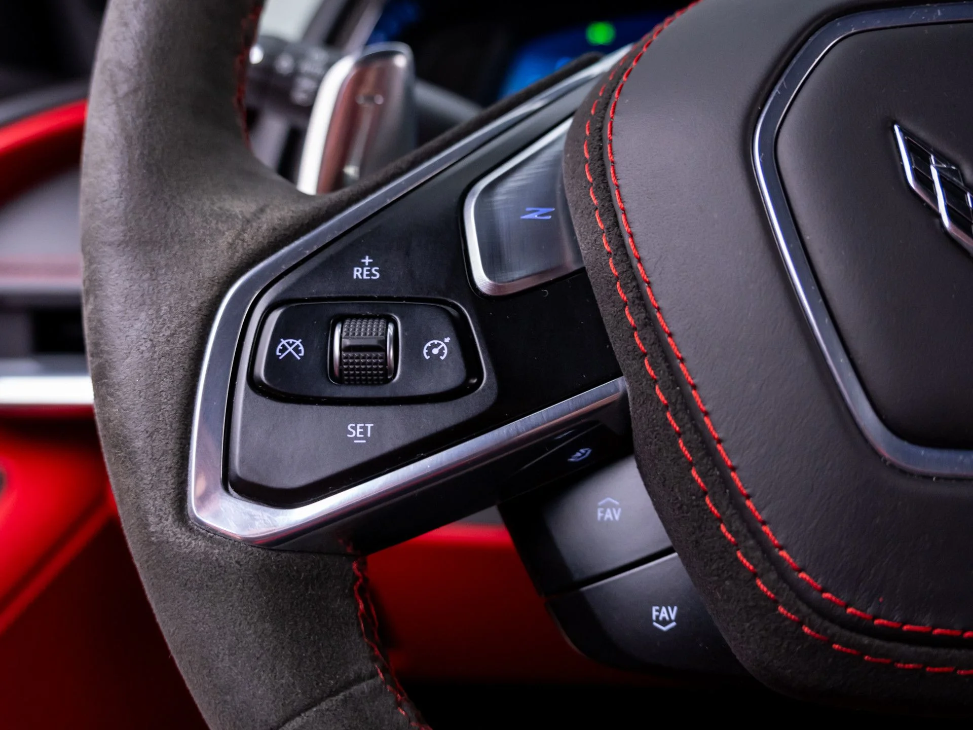 Used 2020 White Chevrolet Stingray image 30