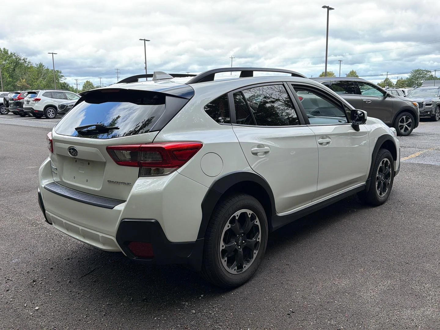 Used 2021 Crystal White Pearl Subaru Premium image 8