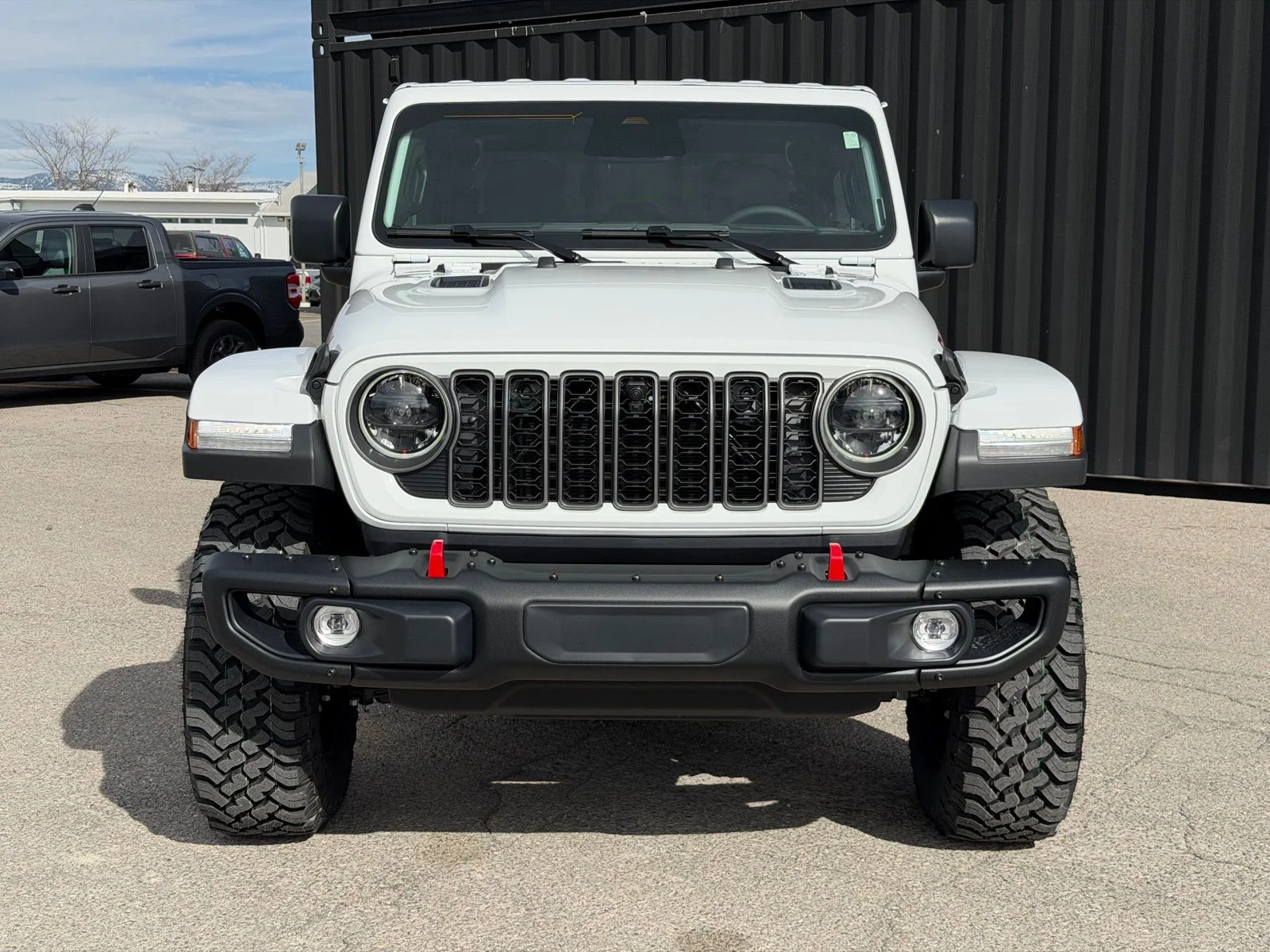 New 2026 Bright White Clear-Coat Exterior Paint Jeep Rubicon X image 2
