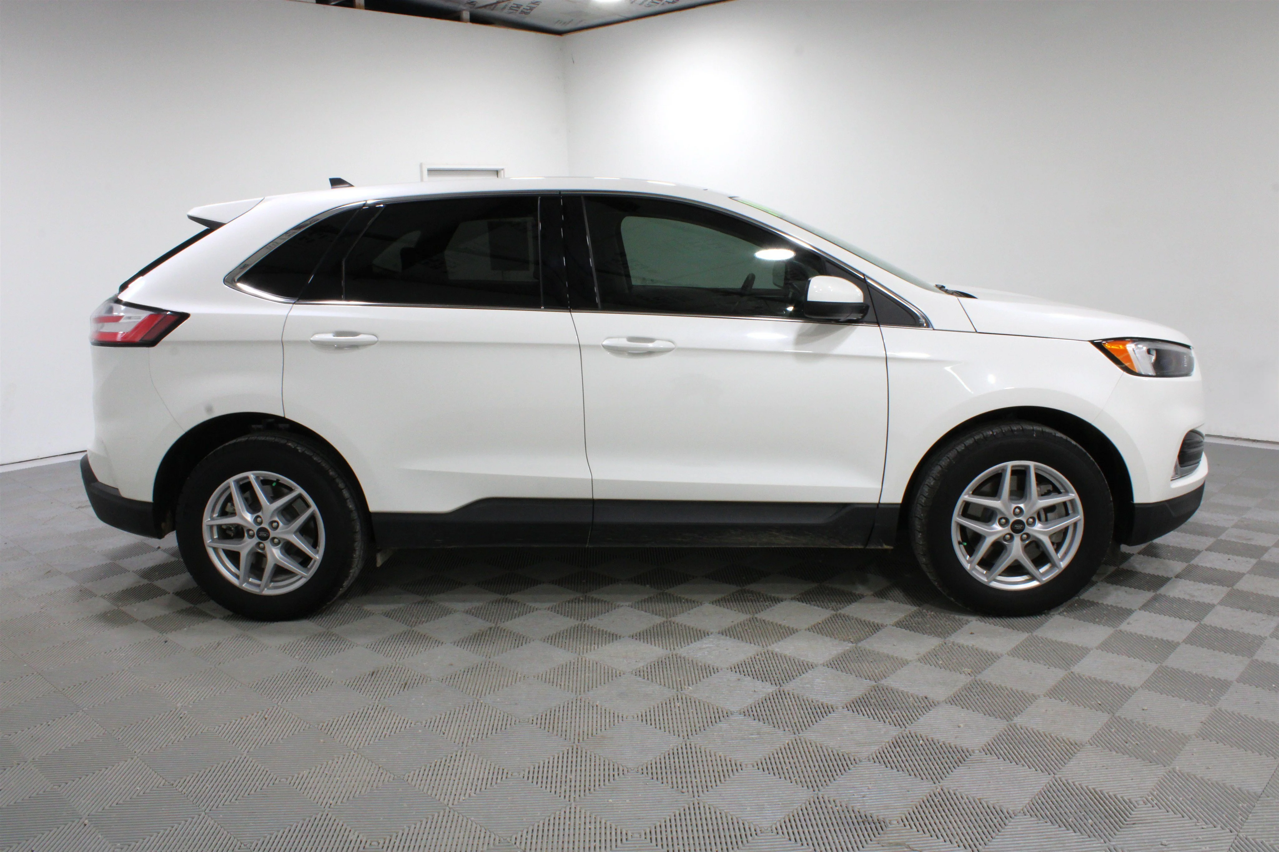 2024 Ford Edge SEL - Photo 26