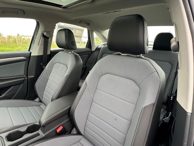 New 2026 Platinum Gray Metallic Volkswagen 1.5T SE image 25