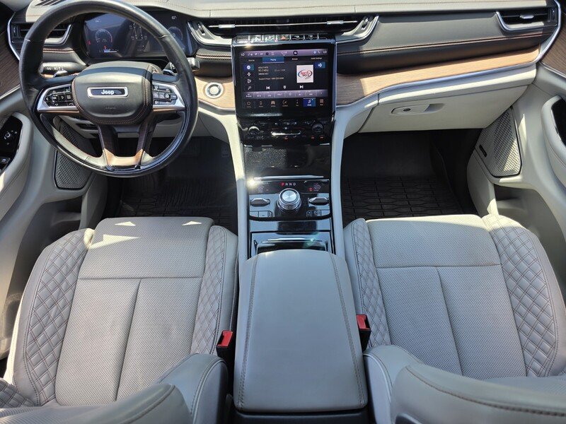 Used 2021 Diamond Black Crystal Pearlcoa JEEP SUMMIT 4X4 image 15