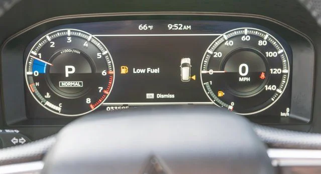 Used 2022 Gray Mitsubishi SEL image 28