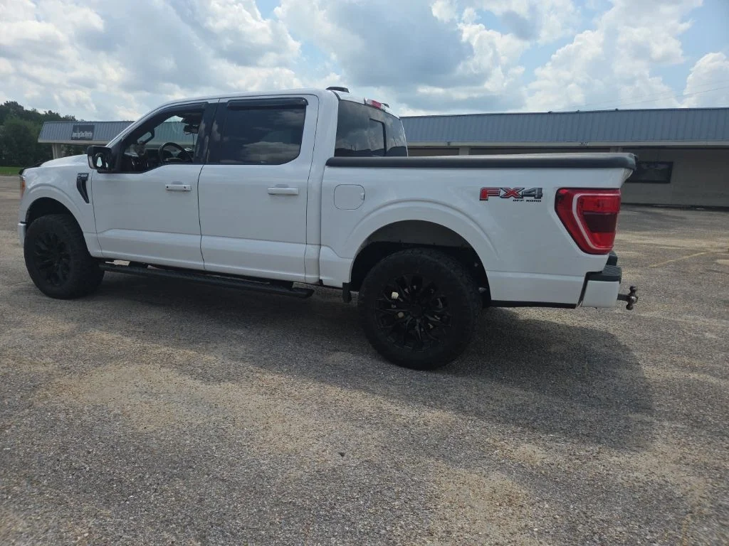 Used 2023 Oxford White Ford XLT image 7