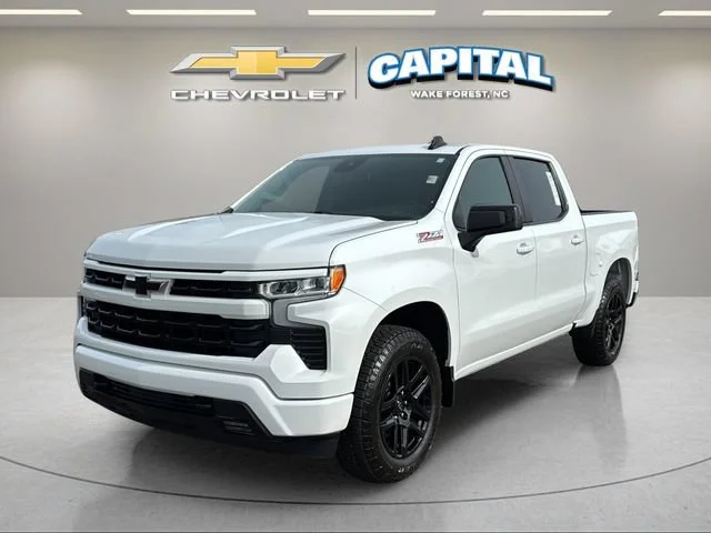 Used 2025 Summit White Chevrolet RST image 9