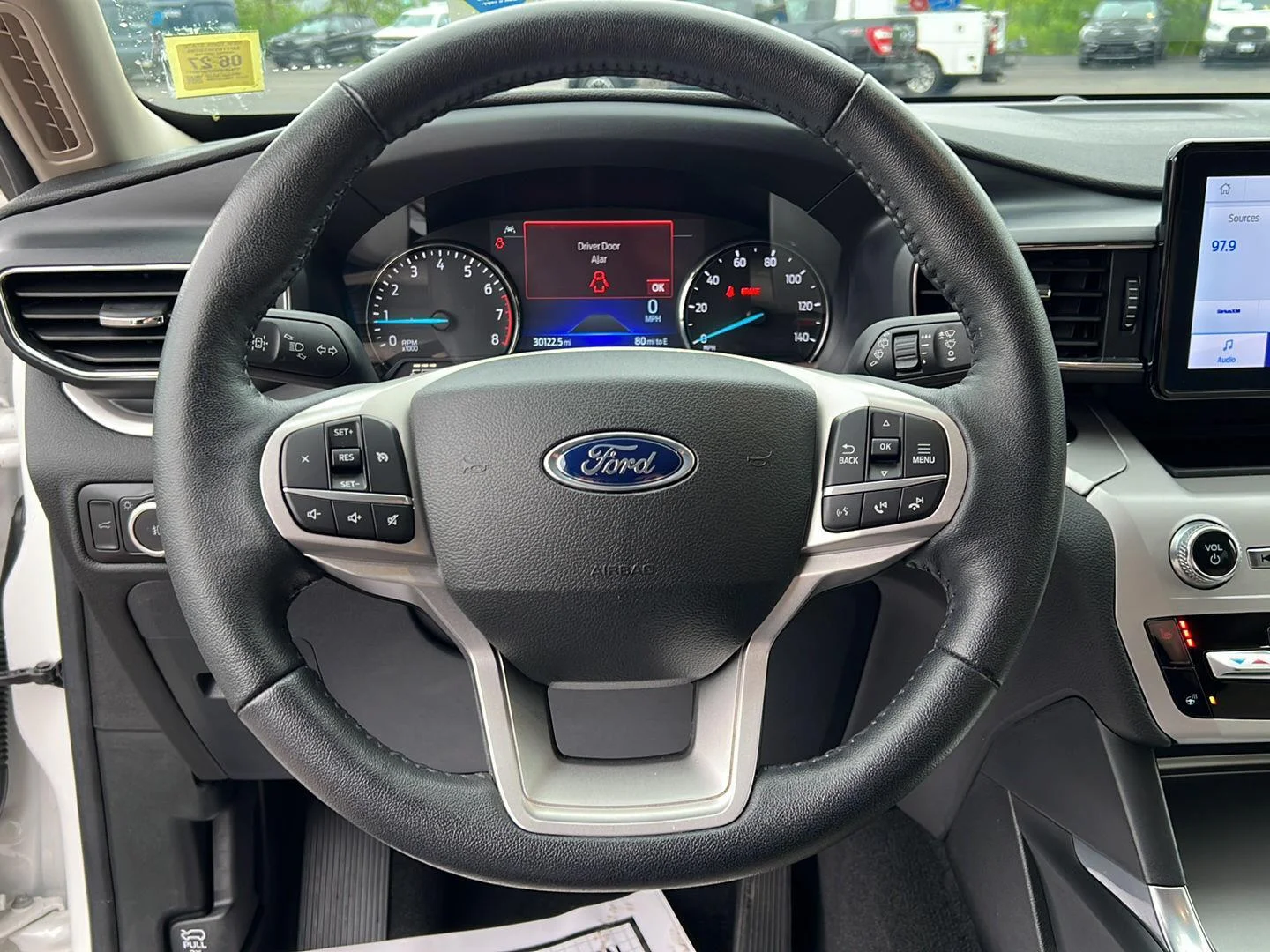 Used 2023 Star White Metallic Tri-Coat Ford XLT image 8