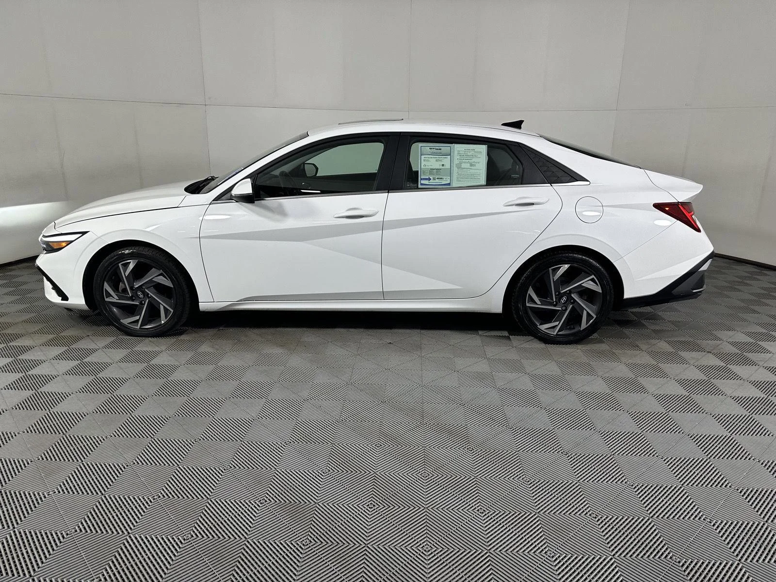 Used 2024 Serenity White Hyundai Limited image 8