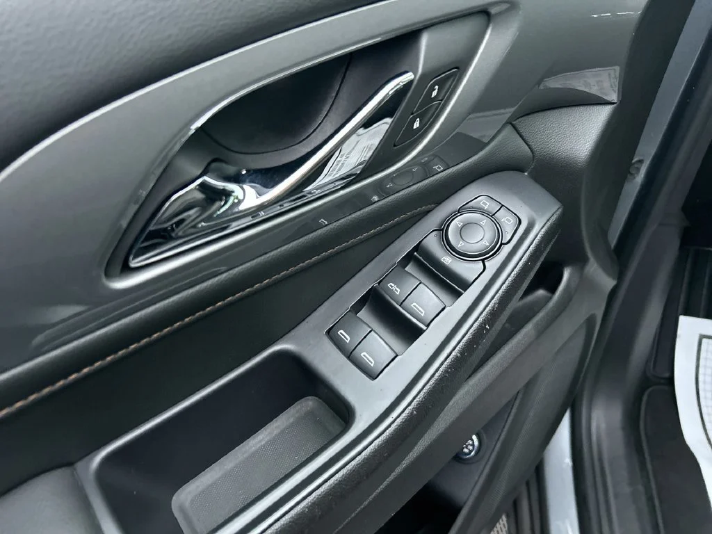 Used 2021 SATIN STEEL METALLIC Chevrolet LT Cloth image 24