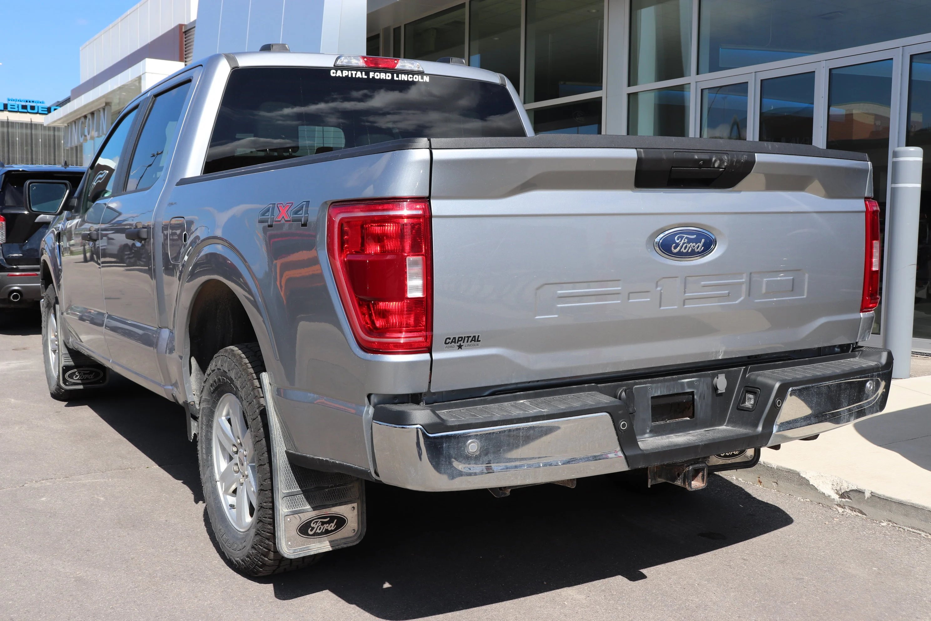Used 2023 Silver Ford XLT image 4