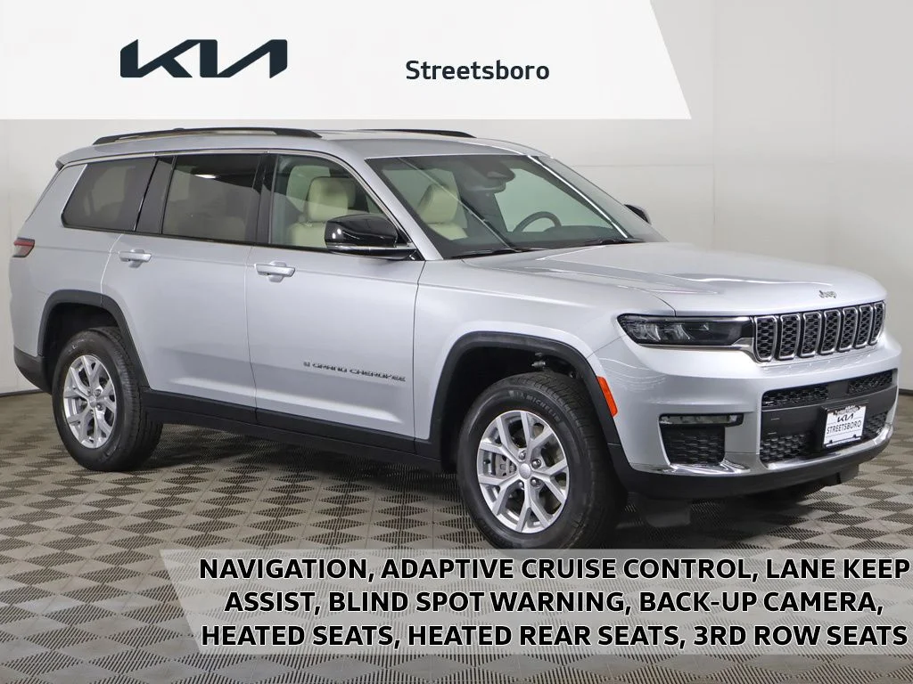 Used 2023 Silver Jeep Limited image 1