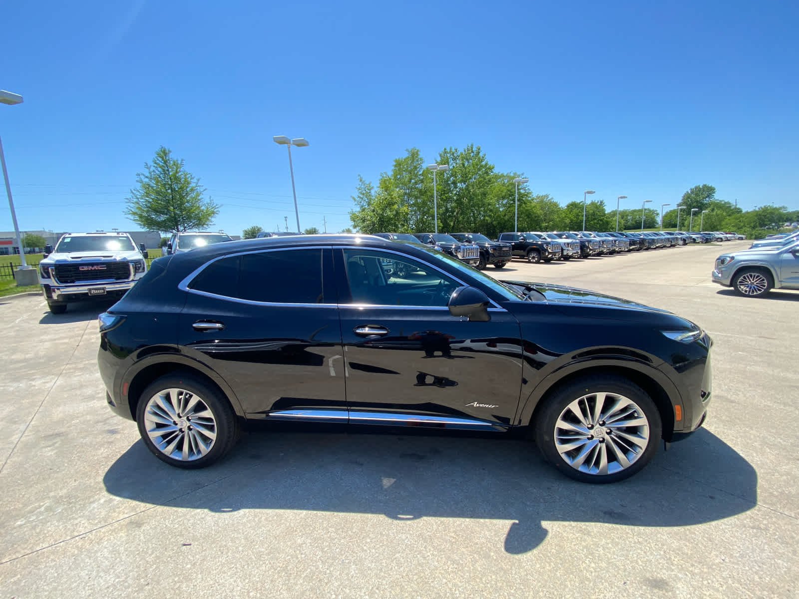 New 2026 Ebony Twilight Metallic Buick Avenir image 4