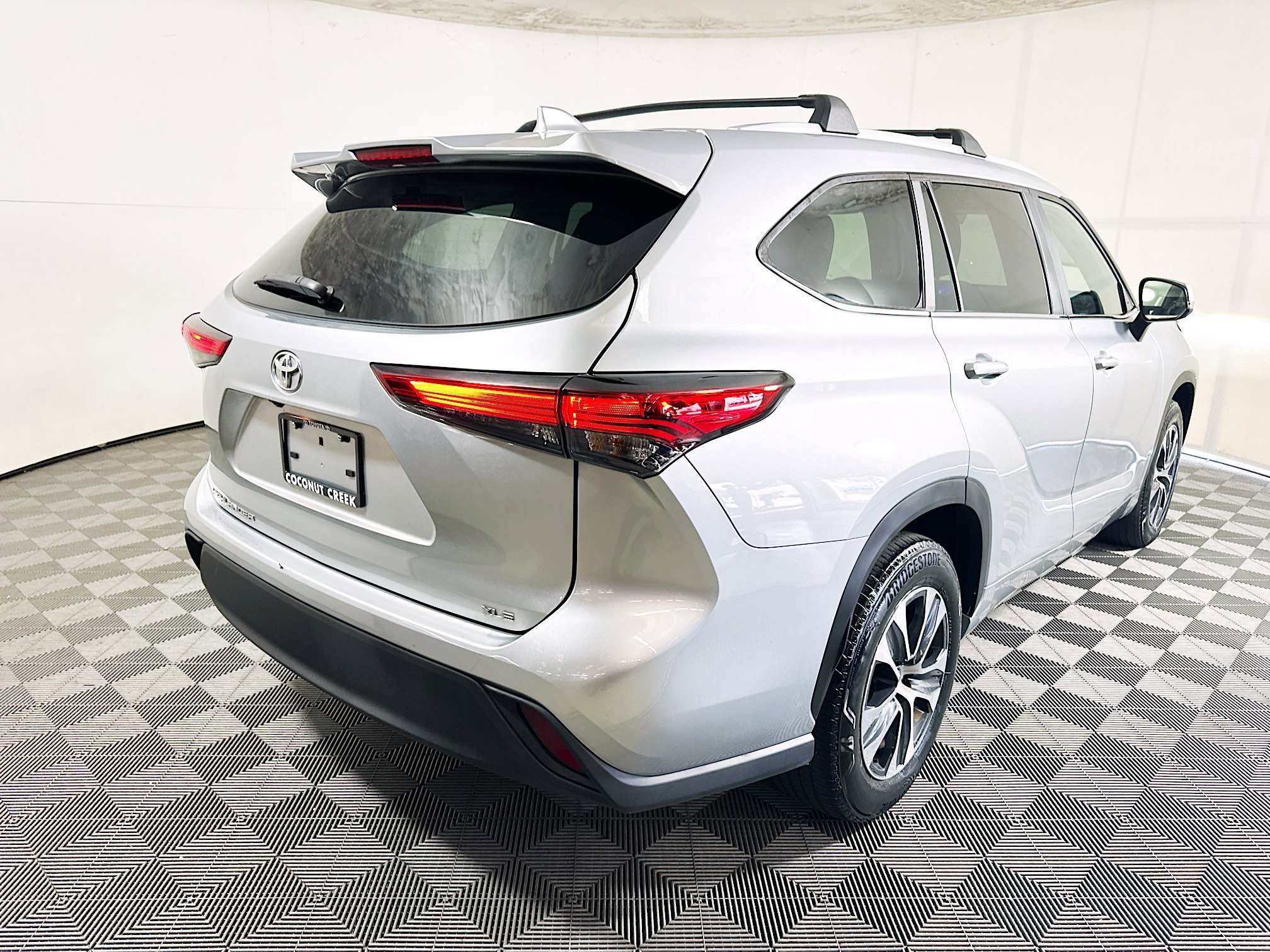Used 2023 Celestial Silver Metallic Toyota XLE image 3