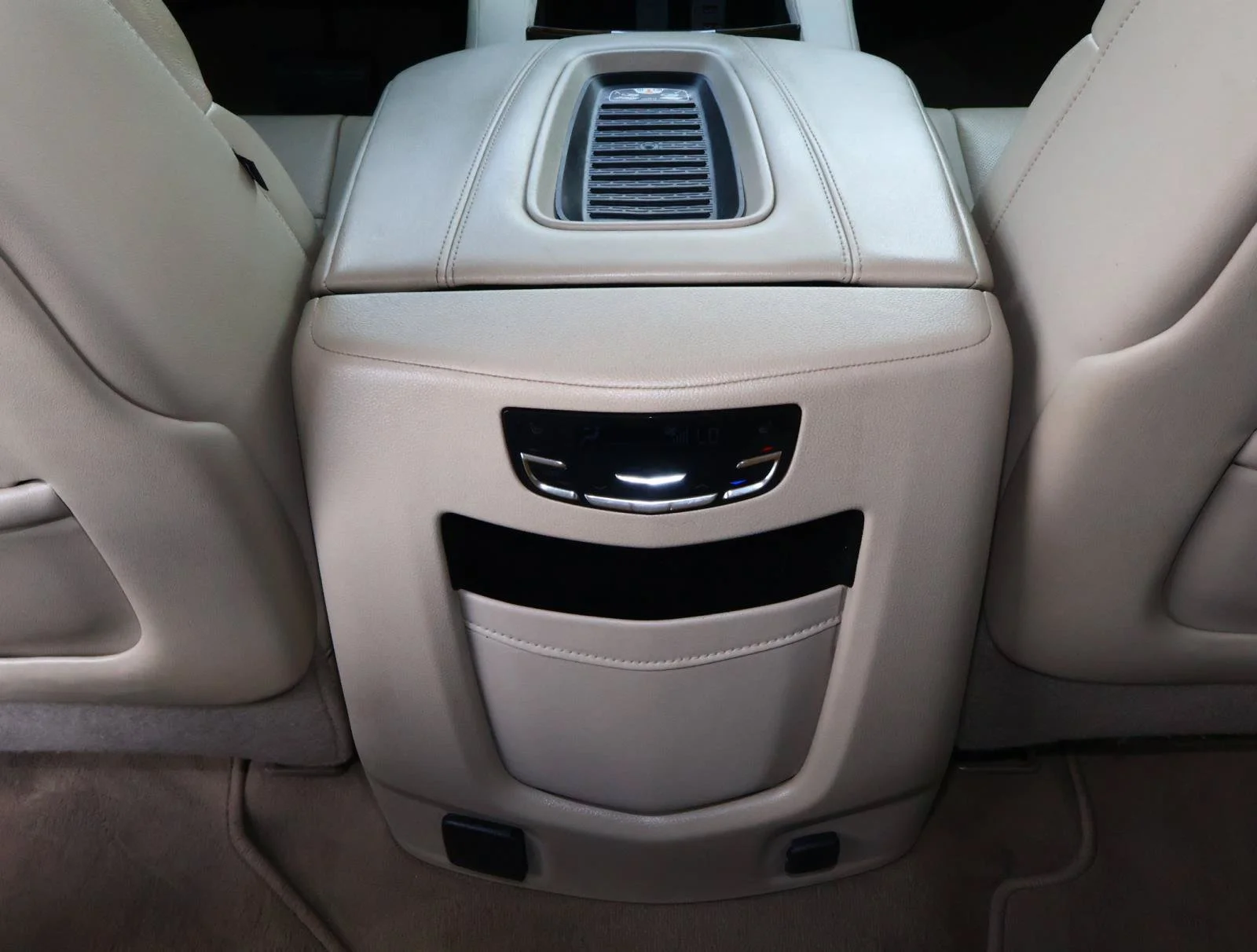 Used 2018 BLACK RAVEN Cadillac Luxury image 17