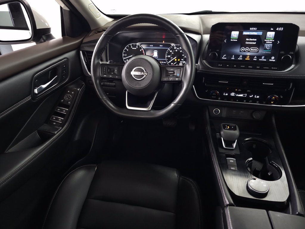 Used 2023 White Nissan SL image 19