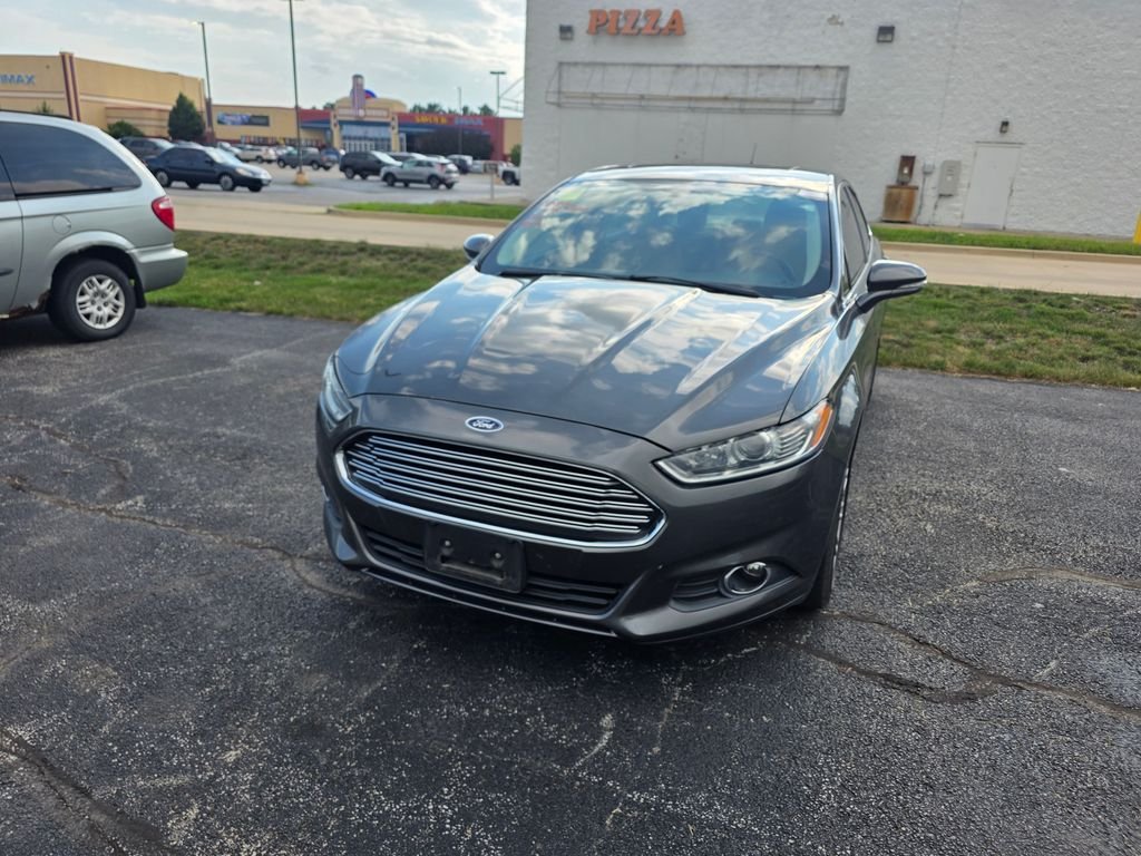 Used 2015 Magnetic Ford SE image 2
