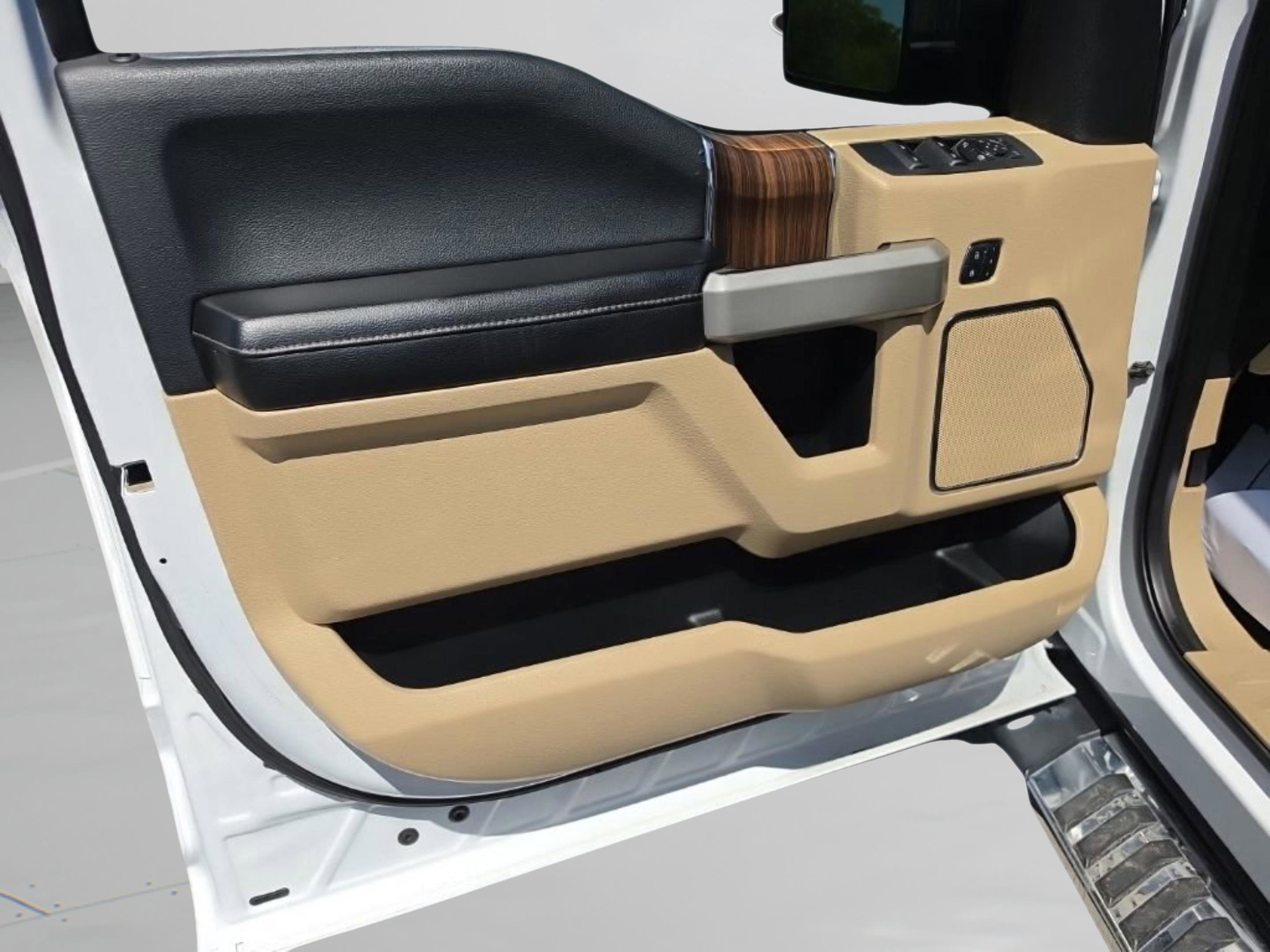 Used 2016 White Ford LARIAT image 12
