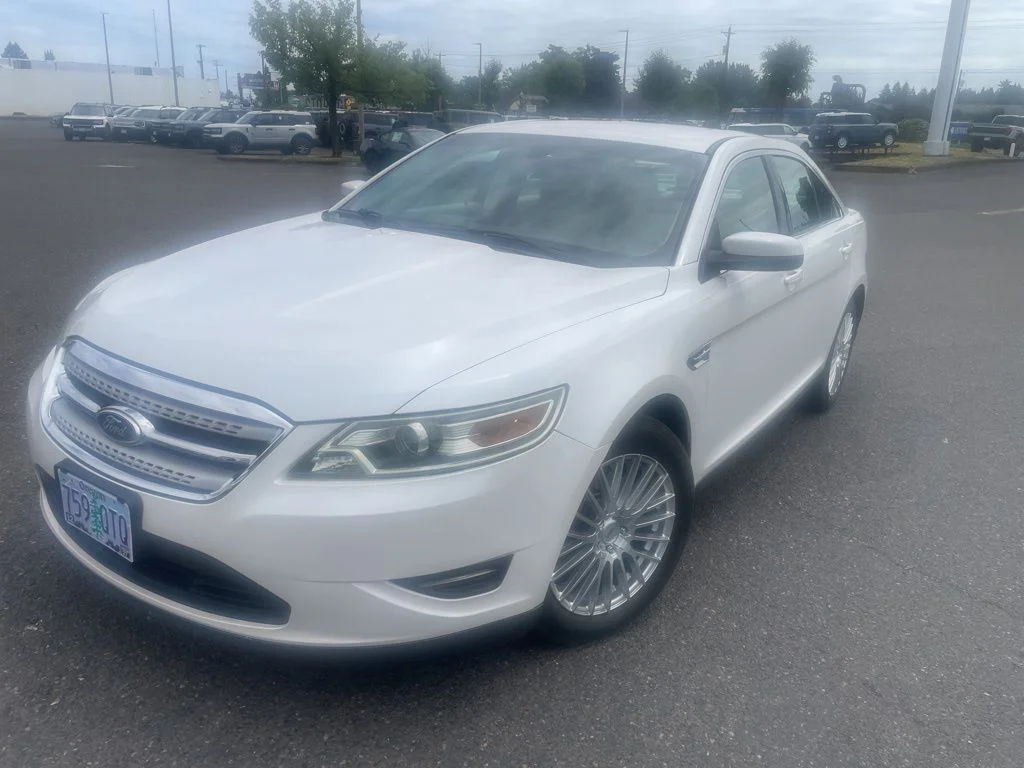 2011 Ford Taurus SEL FWD's photo