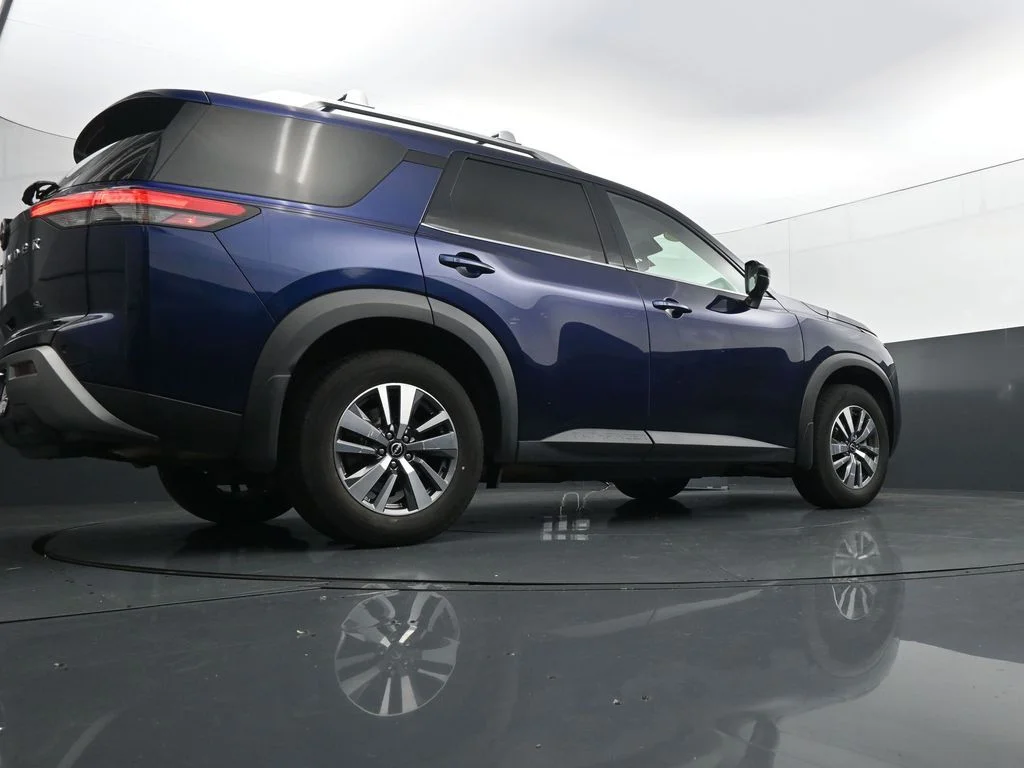 Used 2023 Blue Nissan SL image 40