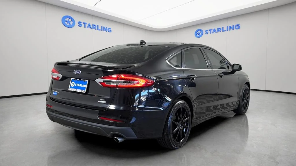 Used 2019  Ford SE image 8