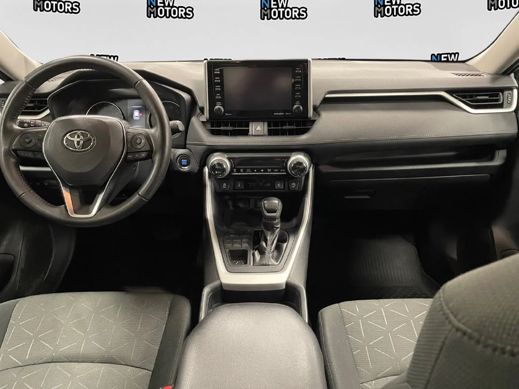 Used 2020 Silver Sky Metallic Toyota XLE image 10