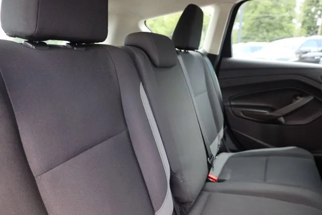 Used 2015  Ford S image 34