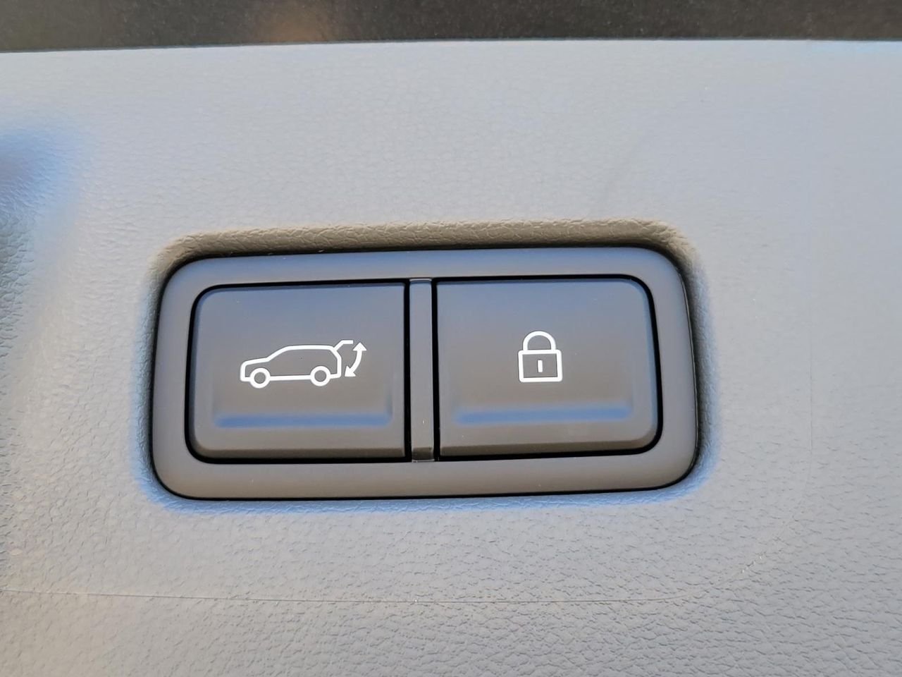 New 2026 Phantom Black Hyundai SEL image 10