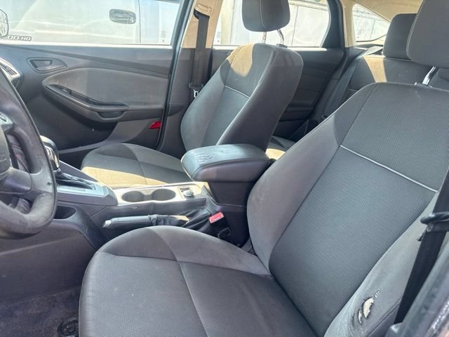 Used 2012 Grey Ford SE image 9