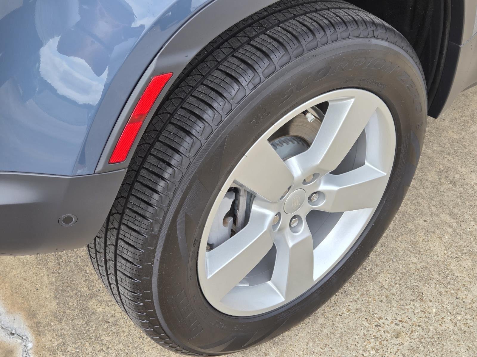Used 2024 Tasman Blue Metallic Land Rover S image 11