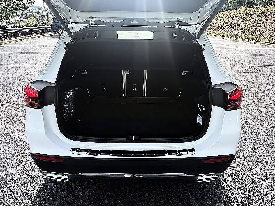 Used 2026 Polar White Mercedes-Benz GLA 250 image 14