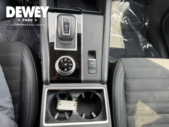 Used 2023 Red Mitsubishi SE Black Edition image 22